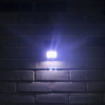 ⁦• كشاف يعمل بالطاقة الشمسية⁩ - الصورة ⁦2⁩